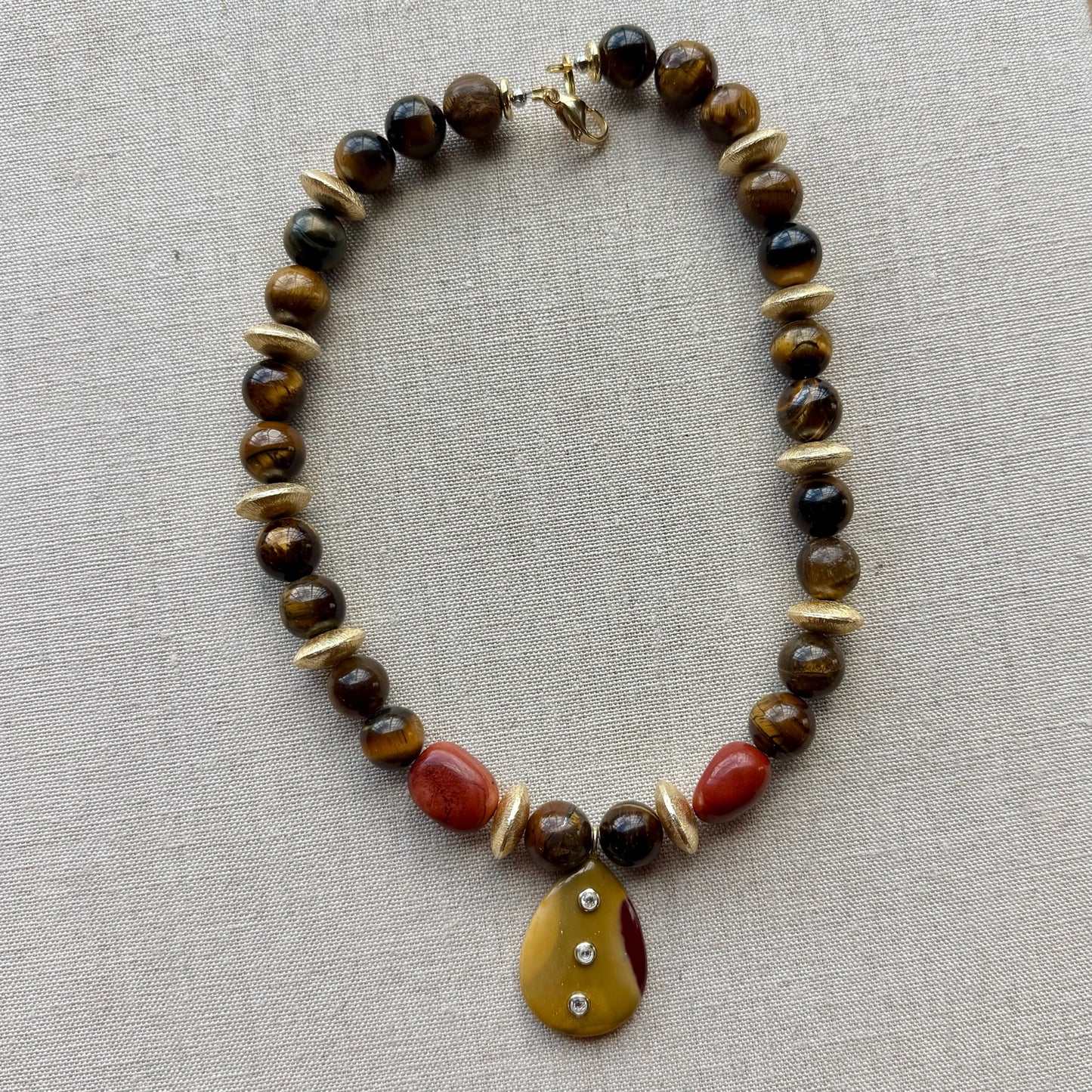 earthy tones with pendant