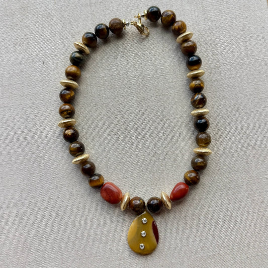 earthy tones with pendant